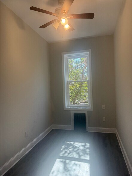 19314 Jamaica Ave, Hollis, NY à vendre - Photo de l’immeuble – Image 3 sur 11