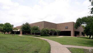Plus de détails pour 801 Greenview Dr, Grand Prairie, TX - Local d'activités à louer