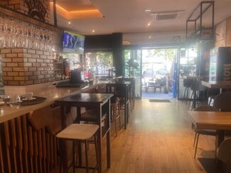 Plus de détails pour Local commercial à louer
