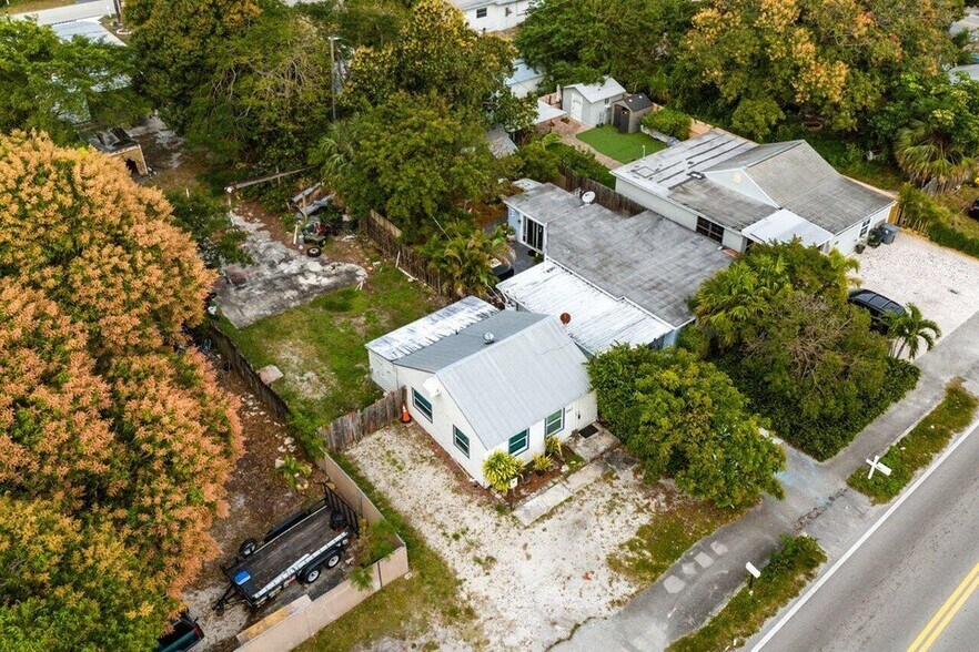 1047 Miner Rd, Lantana, FL à vendre - Photo de l’immeuble – Image 1 sur 18