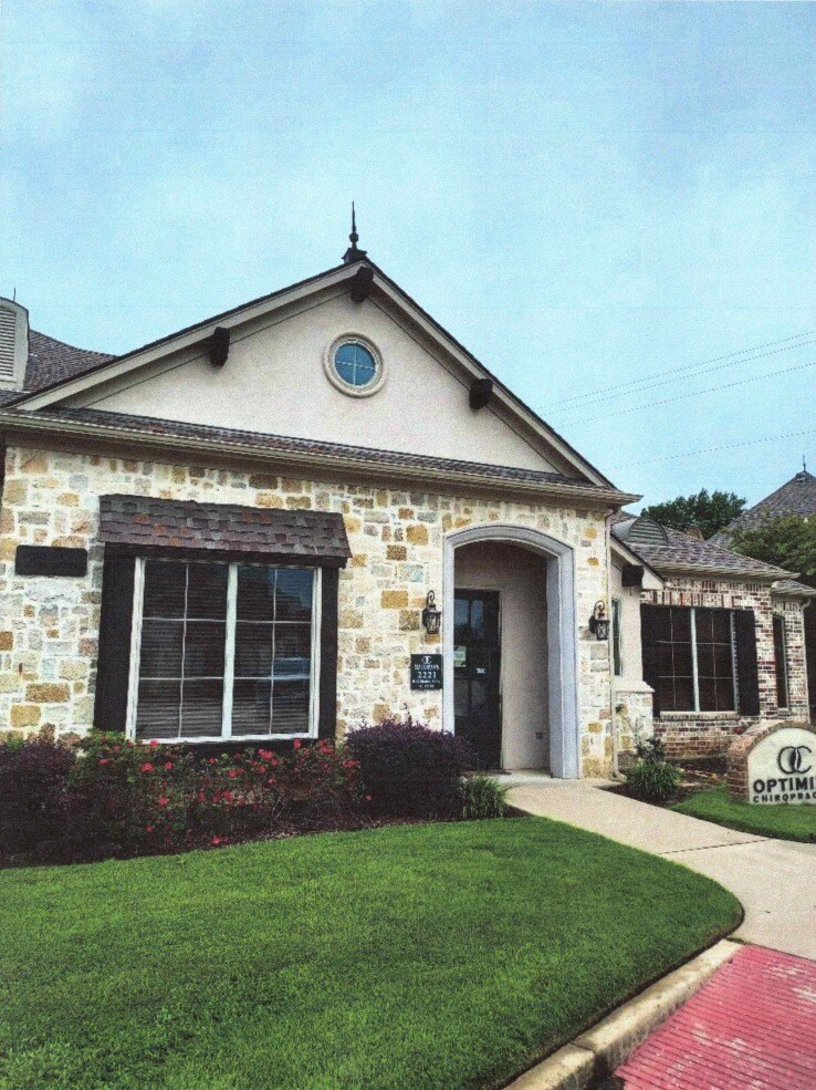 2221 H G Mosley Pky, Longview, TX à louer Photo de l’immeuble– Image 1 sur 7