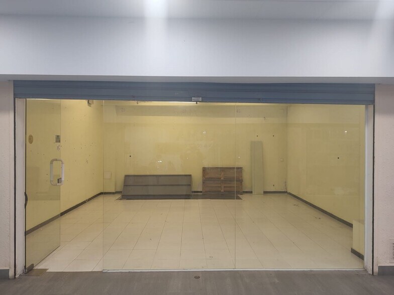 Local commercial dans Vilanova i la Geltrú, Barcelona à vendre - Photo de l’immeuble – Image 1 sur 2