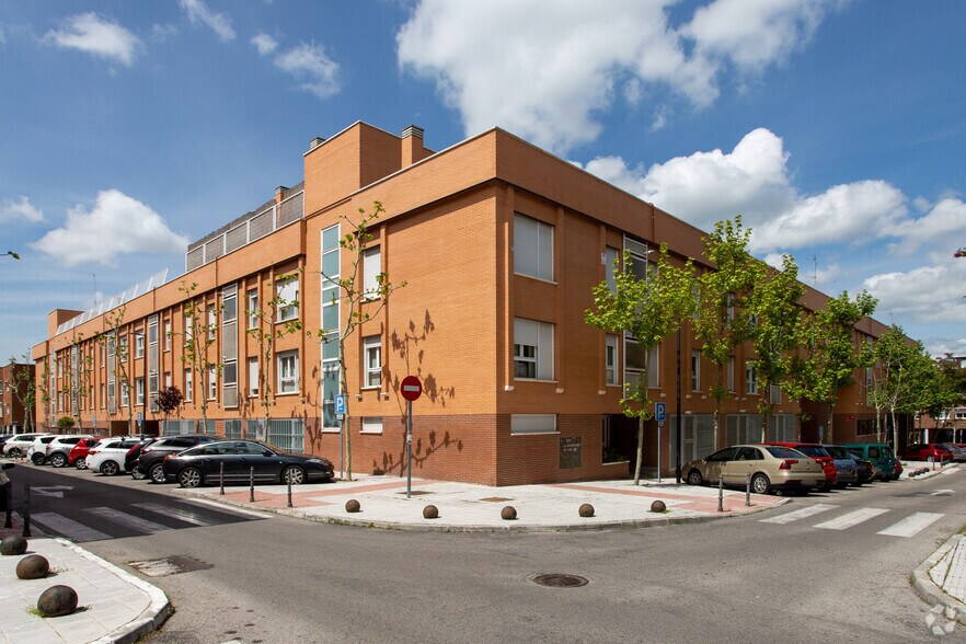 Avenida Coruña, 10, San Sebastián de los Reyes, Madrid à vendre - Photo de l’immeuble – Image 2 sur 4