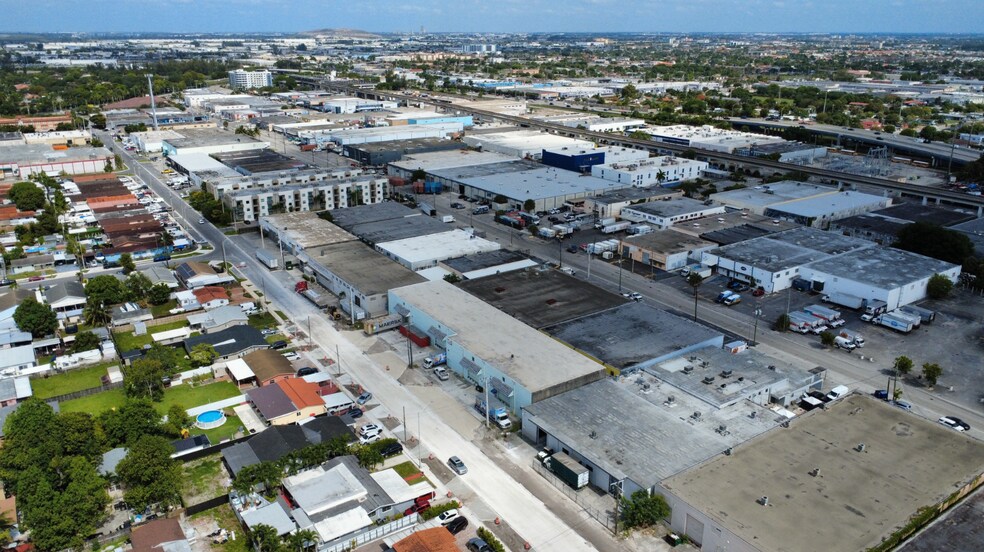 507 W 17th St, Hialeah, FL à vendre - Photo de l’immeuble – Image 3 sur 3