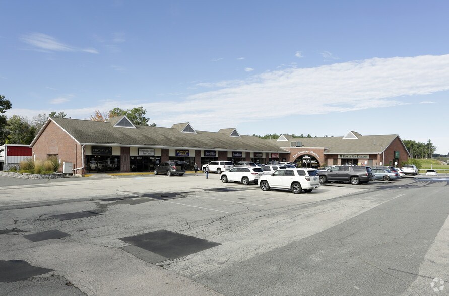 58 Range Rd, Salem, NH à louer - Photo principale – Image 1 sur 22