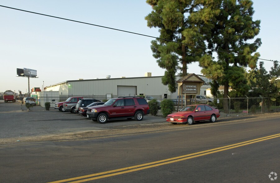 4185 E Jefferson Ave, Fresno, CA à louer - Photo de l’immeuble – Image 3 sur 5