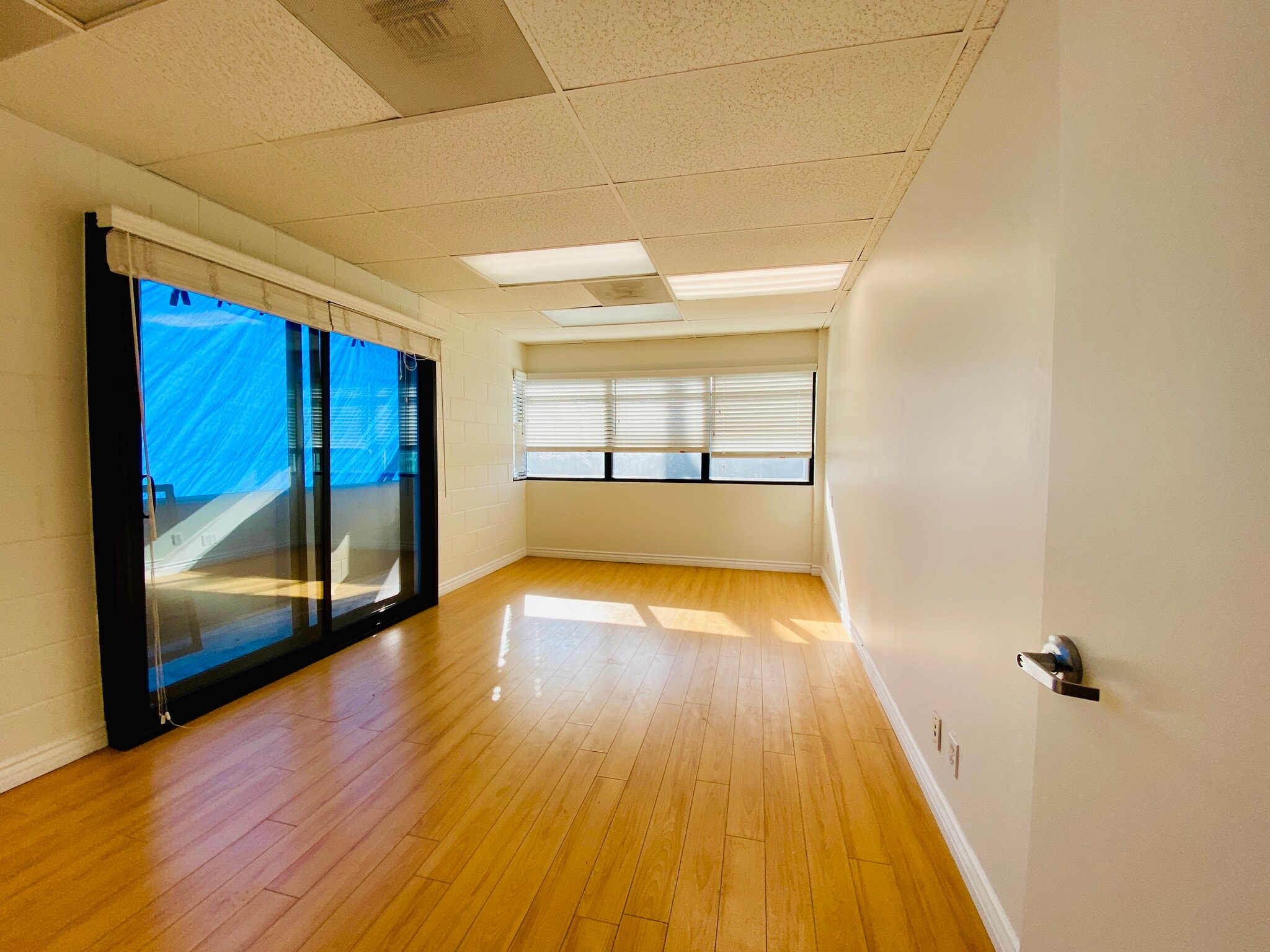 520 S Sepulveda Blvd, Los Angeles, CA à louer Photo intérieure– Image 1 sur 1