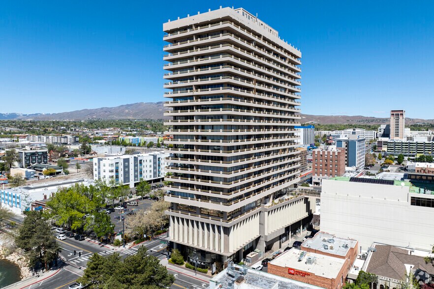 100 N Arlington Ave, Reno, NV à vendre - Photo principale – Image 1 sur 9