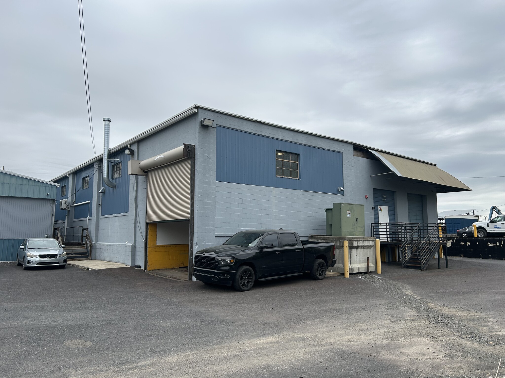 800 Industrial Ave, Pottstown, PA à louer Photo principale– Image 1 sur 56
