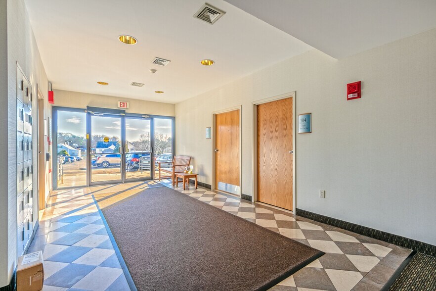 400 Bayonet St, New London, CT à vendre - Photo de l’immeuble – Image 2 sur 7