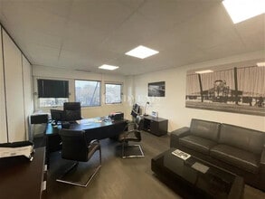 Local d’activités dans Le Blanc-Mesnil à louer Photo intérieure– Image 1 sur 2