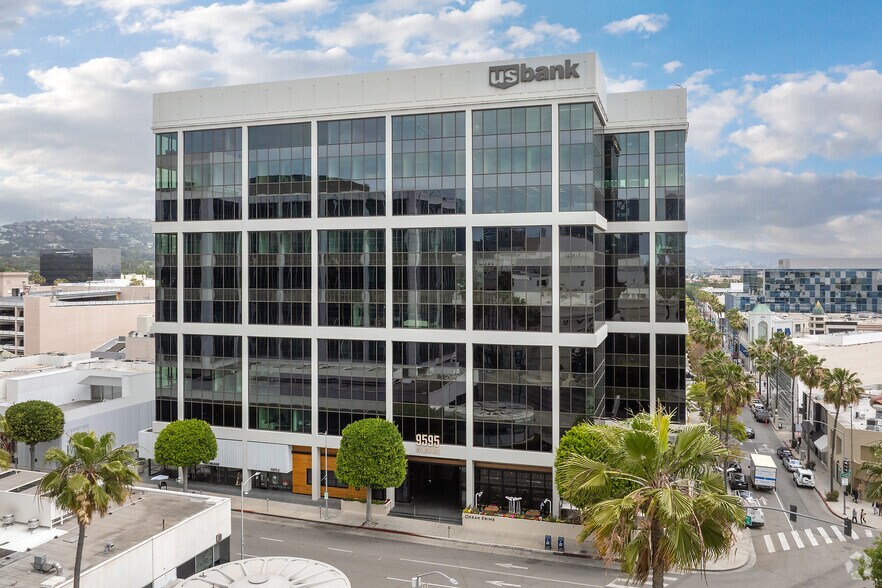 9595 Wilshire Blvd, Beverly Hills, CA à louer - Photo principale – Image 1 sur 6