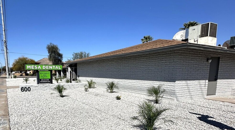 600 E University Dr, Mesa, AZ à louer - Photo de l’immeuble – Image 2 sur 44