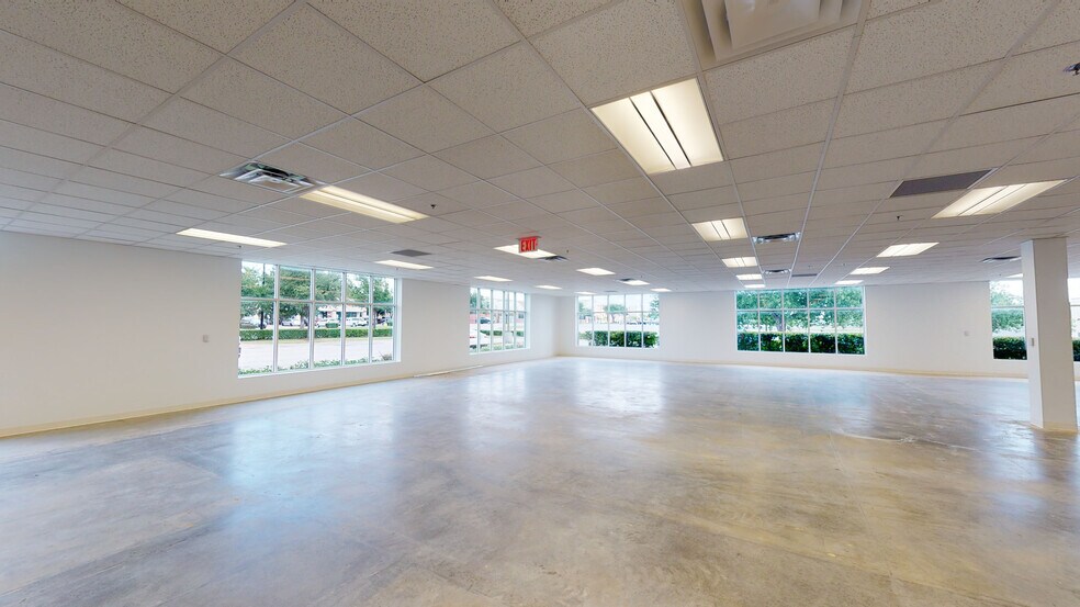 8408 Davis Blvd, North Richland Hills, TX à louer - Photo intérieure – Image 3 sur 7