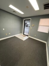130 Centrum Dr, Irmo, SC à louer Photo de l’immeuble– Image 2 sur 7