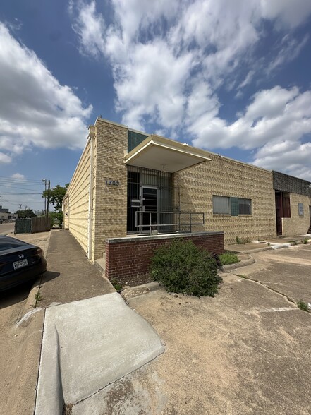 1303 Chemical St, Dallas, TX à vendre - Photo de l’immeuble – Image 2 sur 9