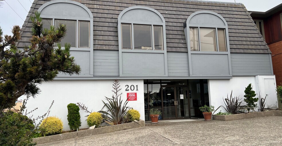 201 Hoffman Ave, Monterey, CA à vendre - Photo de l’immeuble – Image 2 sur 5