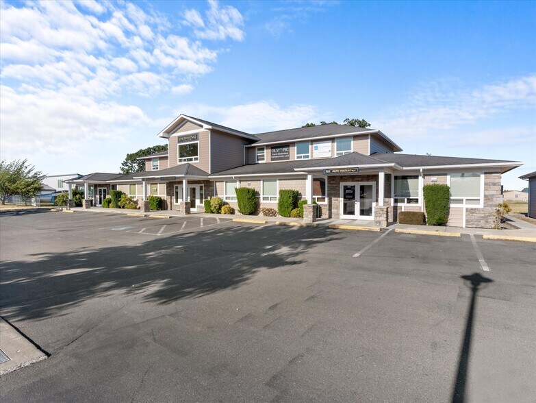 568-578 N 5th Ave, Sequim, WA à louer - Photo de l’immeuble – Image 2 sur 4