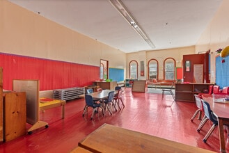 527 Eastern Pky, Brooklyn, NY à louer Photo intérieure– Image 1 sur 8