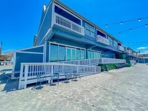 1200 W Retta Esplanade, Punta Gorda, FL à louer Photo de l’immeuble– Image 1 sur 5
