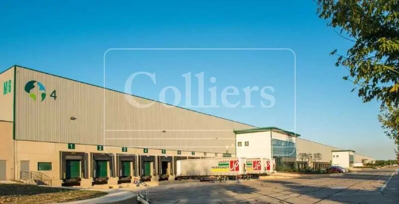 Industriel/Logistique dans Miramas à louer - Photo de l’immeuble – Image 2 sur 7