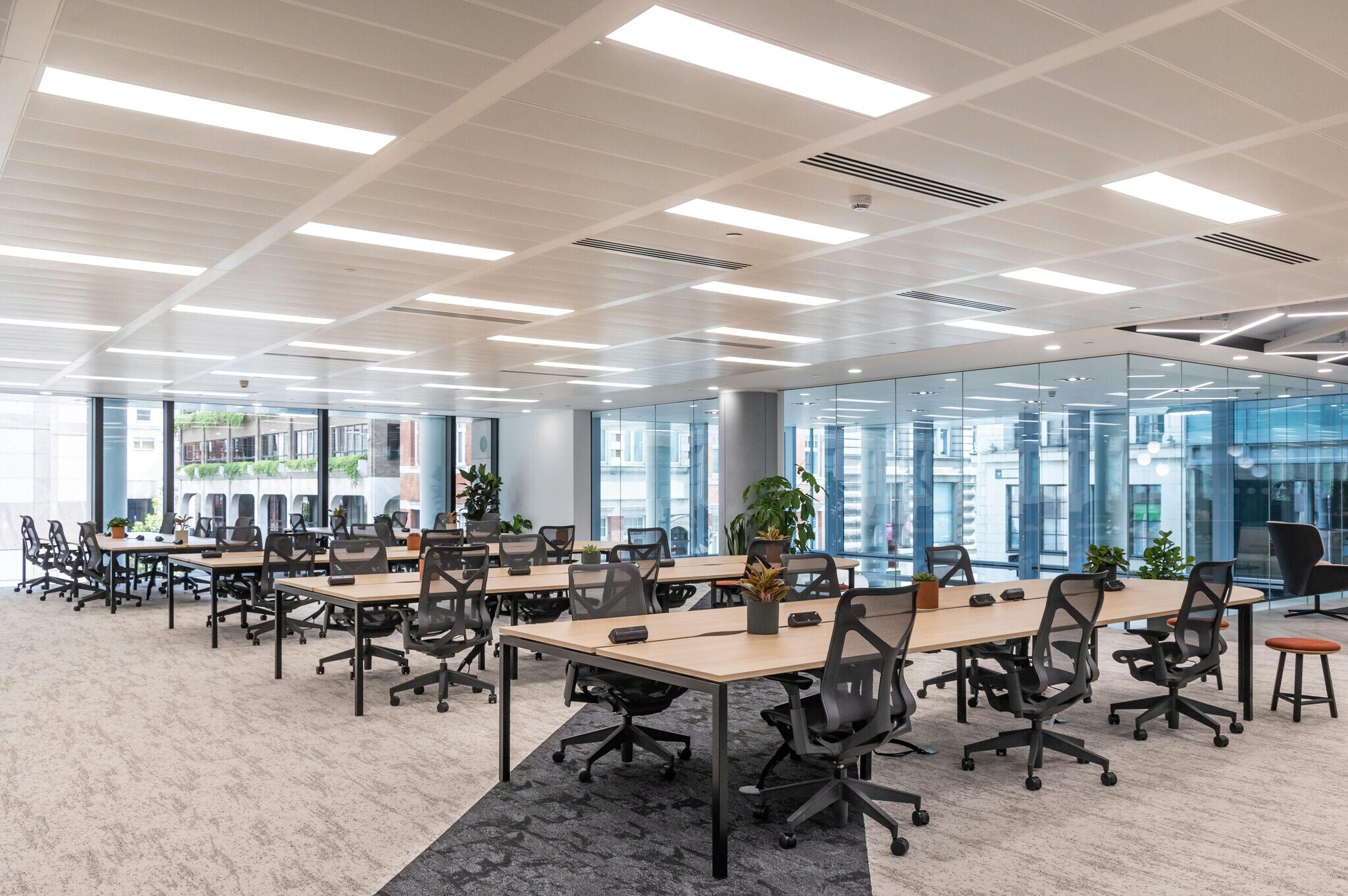 1 Tudor St, Londres à louer Photo de l’immeuble– Image 1 sur 12