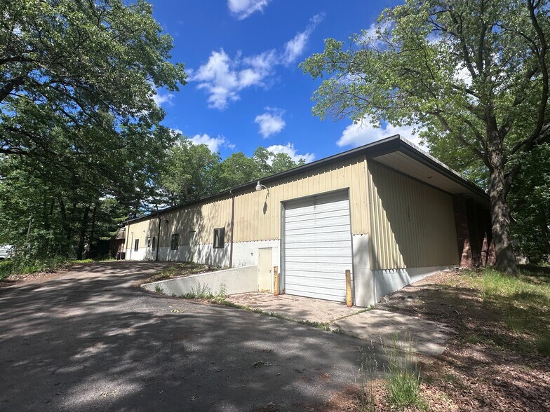 2883 Aero Park Dr, Traverse City, MI à vendre - Photo de l’immeuble – Image 2 sur 37