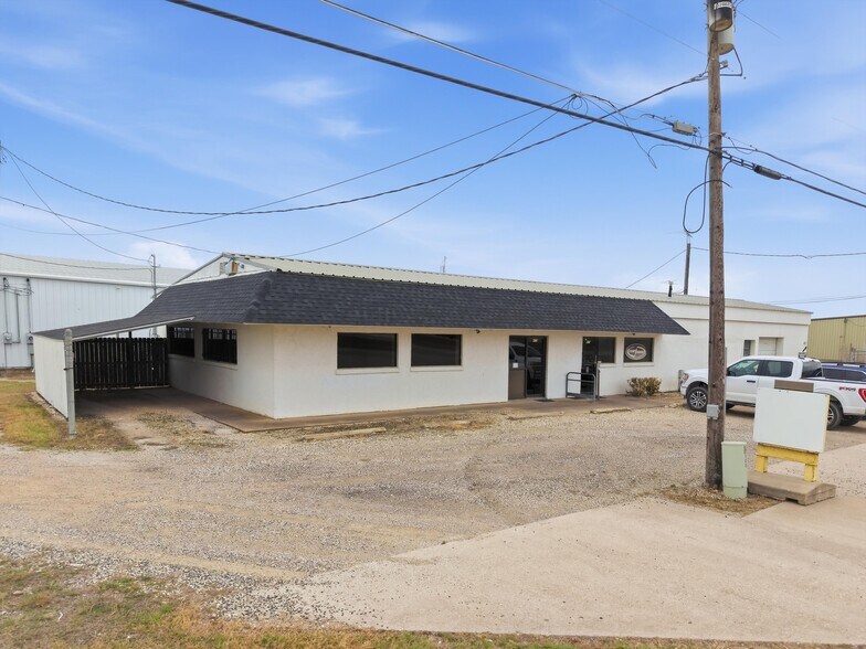 473-475 S McLennan Dr, Elm Mott, TX à louer - Photo de l’immeuble – Image 2 sur 8