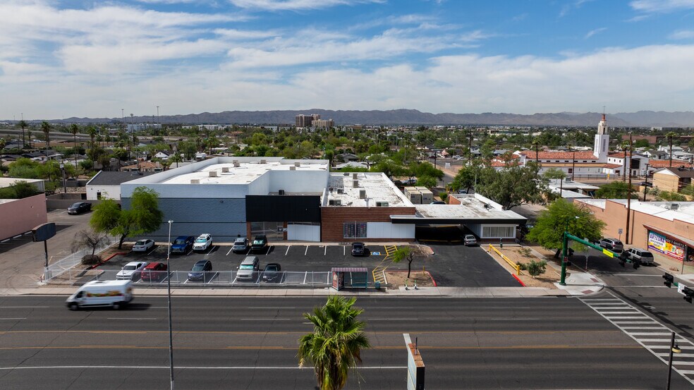 1805 E McDowell Rd, Phoenix, AZ à louer - Photo de l’immeuble – Image 3 sur 4