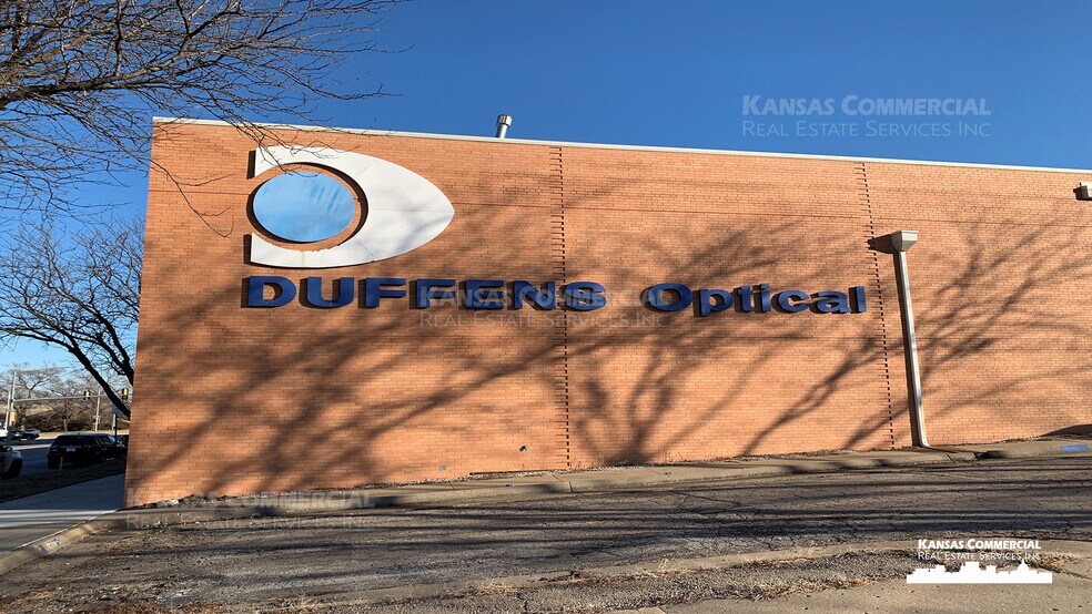 400 SE Quincy St, Topeka, KS à louer - Photo de l’immeuble – Image 2 sur 16