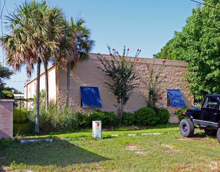 10 Industrial St, Fort Walton Beach, FL à louer - Photo de l’immeuble – Image 2 sur 10