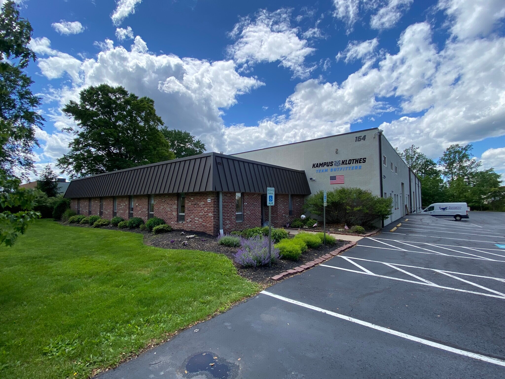 164 Railroad Dr, Warminster, PA à louer Photo de l’immeuble– Image 1 sur 33