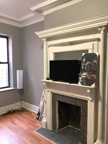 521 W 150th St, New York, NY à vendre - Photo de l’immeuble – Image 3 sur 5