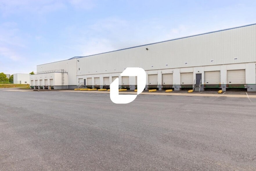 Industriel/Logistique dans Raillencourt-Sainte-Olle à louer - Photo de l’immeuble – Image 1 sur 7
