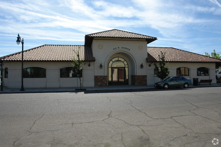 222 N Garden St, Visalia, CA à louer - Photo de l’immeuble – Image 3 sur 18