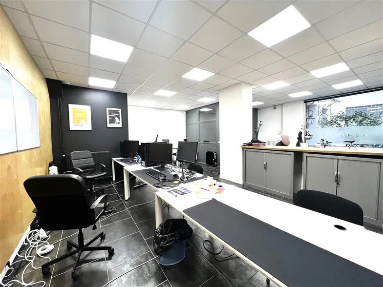 Bureau dans Paris à louer - Photo de l’immeuble – Image 2 sur 8
