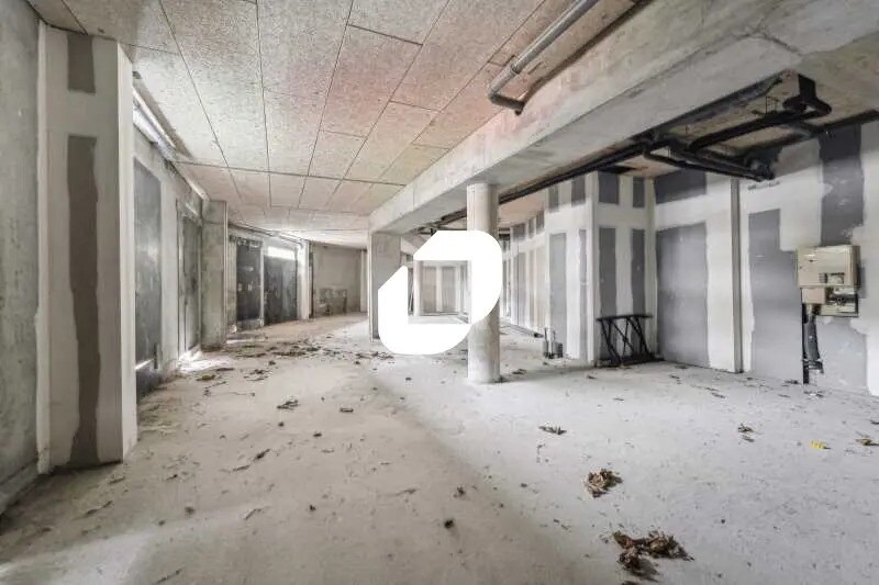 Bureau dans La Garenne-Colombes à louer - Photo de l’immeuble – Image 2 sur 9