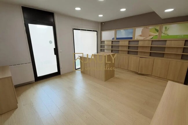 Plus de détails pour 28 Rue De Martimprey, Meaux - Bureau, Local commercial à louer