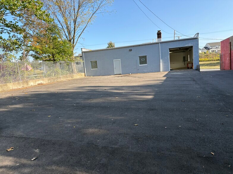 19200 Miles Rd, Warrensville Heights, OH à vendre - Photo de l’immeuble – Image 3 sur 10