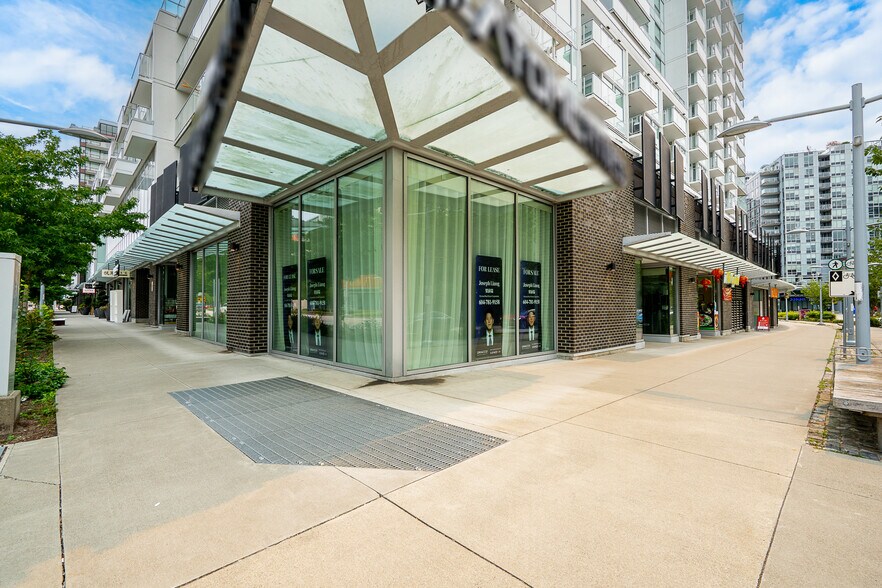 5508 Hollybridge Way, Richmond, BC à vendre - Photo de l’immeuble – Image 2 sur 13