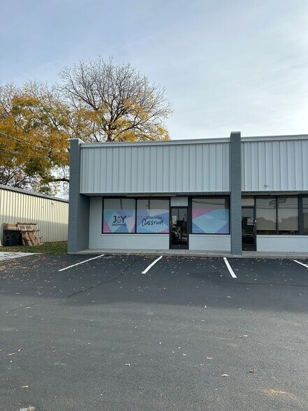 106-112 Sherway Rd, Knoxville, TN à louer - Photo de l’immeuble – Image 3 sur 6