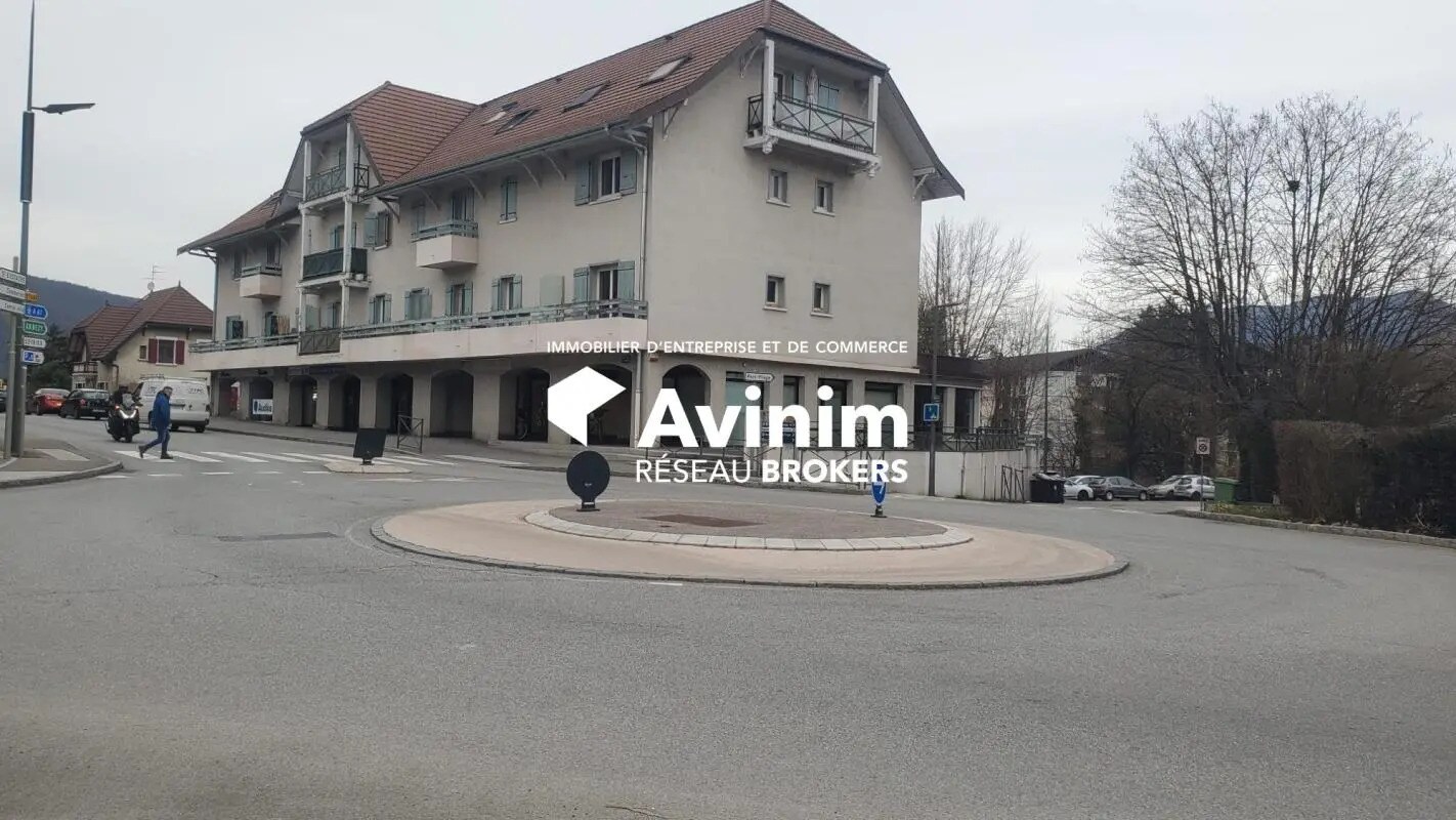 Local commercial dans Saint-Jorioz à louer Photo principale– Image 1 sur 9