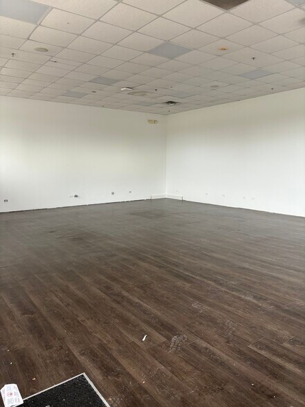 2830 17th Ave, Broadview, IL à louer - Photo de l’immeuble – Image 3 sur 6