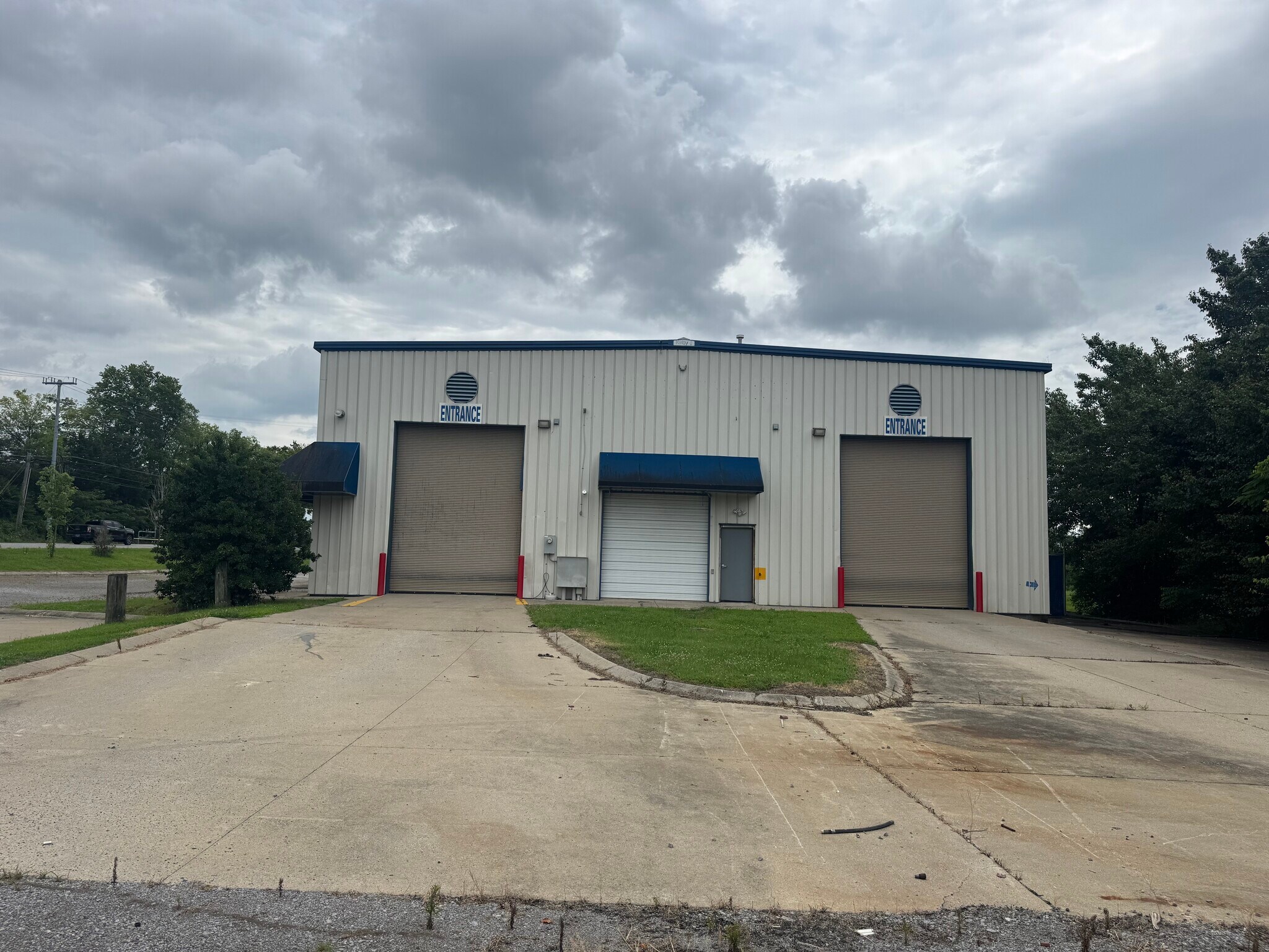 936 Firestone Pky, La Vergne, TN à louer Photo de l’immeuble– Image 1 sur 6