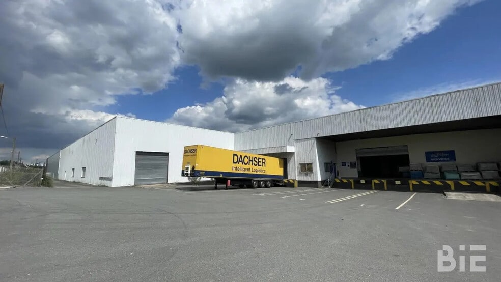 Bureau dans Carbon-Blanc à louer - Photo de l’immeuble – Image 3 sur 11