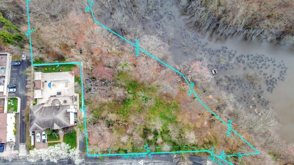 381 ARBUTUS AVE Arbutus Ave, Staten Island, NY à vendre - Photo de l’immeuble – Image 2 sur 9