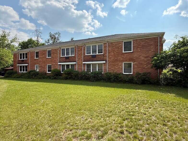 3701 Robert Pl, Stevens Point, WI à vendre - Photo de l’immeuble – Image 2 sur 9