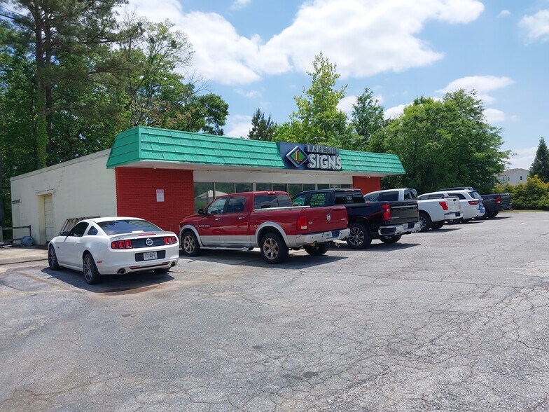 4844 Lawrenceville Hwy NW, Lilburn, GA à vendre - Photo de l’immeuble – Image 2 sur 13