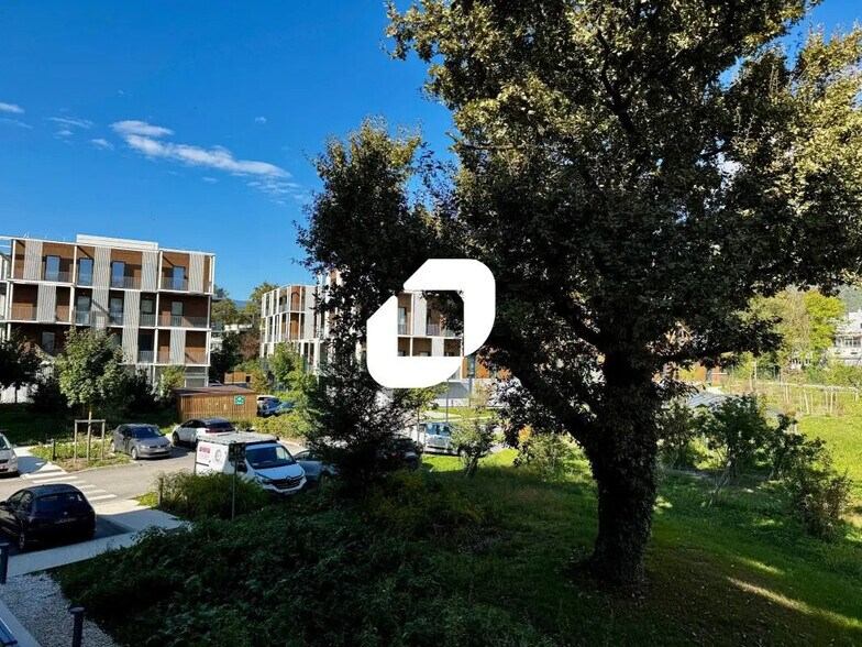 22 Chemin Du Vieux Chêne, Meylan à louer - Photo de l’immeuble – Image 2 sur 6