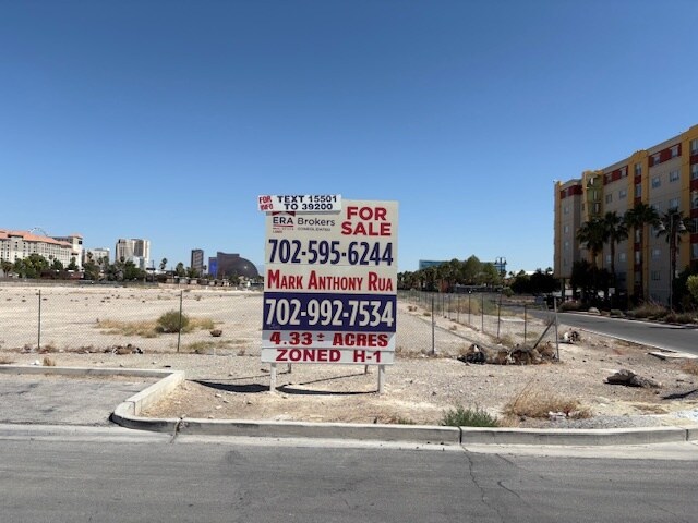 NW Tropicana Ave & Paradise Rd, Las Vegas, NV à vendre - Photo de l’immeuble – Image 2 sur 12